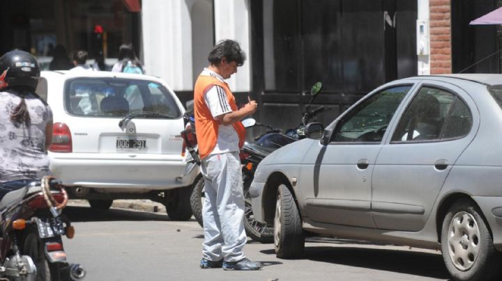 San Miguel de Tucumán: Reclamo de cuidacoches ante la privatización del sistema de estacionamiento