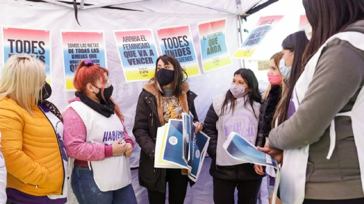 Movimiento Evita: el camión sanitario transfeminista se puso en marcha