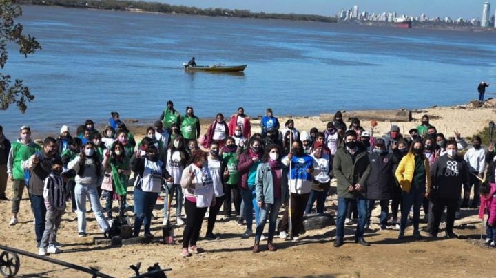 SANTA FE: “Operativo limpieza” en la costa del río Paraná