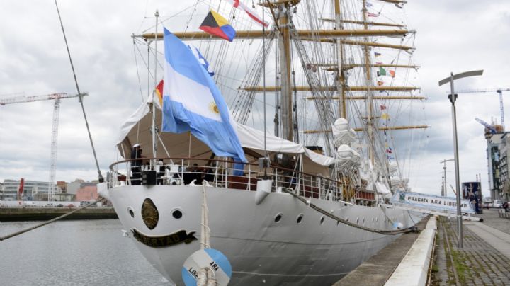 Chile y Argentina: tensión diplomática por la negativa de descender en Valparaíso la Fragata Libertad