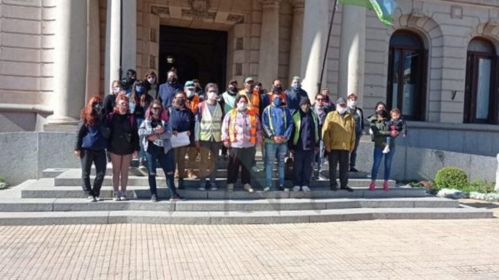 Cuidacoches del centro de Tandil reclamaron por su trabajo tras ser desalojados