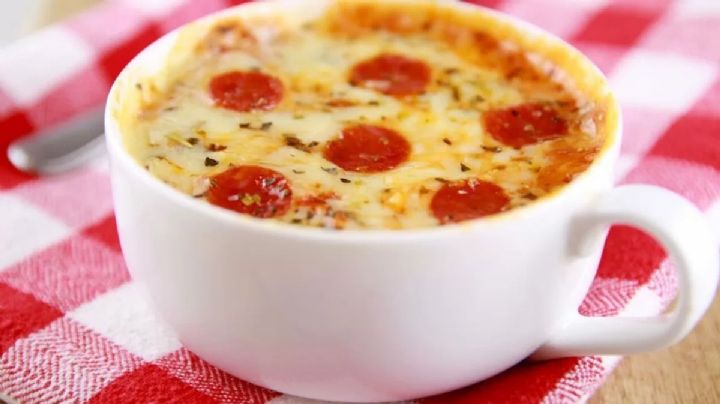 Si estas solo y querés una comida rápida, proba esta receta de pizza en taza