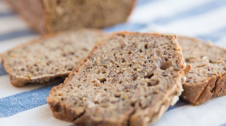 Esta es la receta del pan sin harina y sin lácteos que es fuente de fibra y omega 3