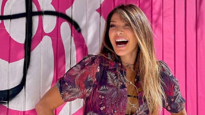 Catherine Fulop muestra a las chicas de 50 cómo llevar un bikini animal print