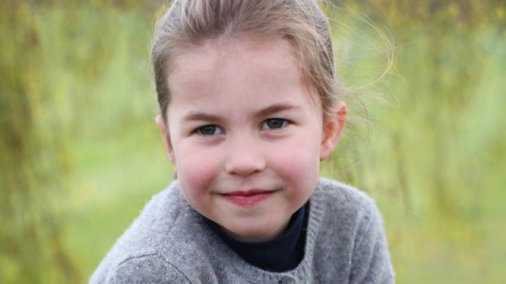 La hija de Kate y Guillermo de Cambridge es igual a la reina Isabel II