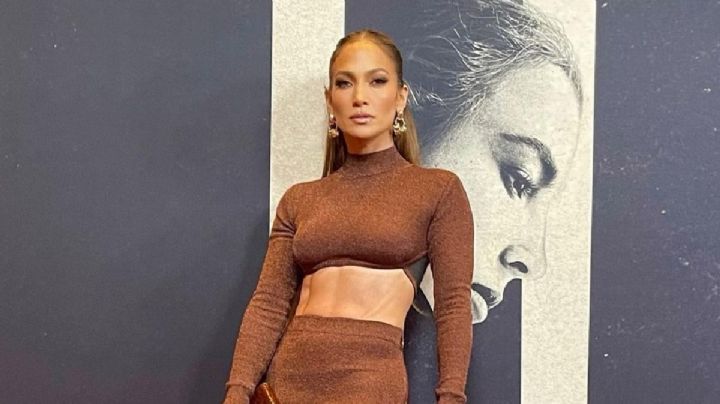 Jennifer Lopez se adueñó de las miradas con un sorprendente look