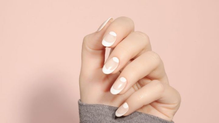 Manicura: Las uñas estilo "Half moon" darán un toque de elegancia a tus manos