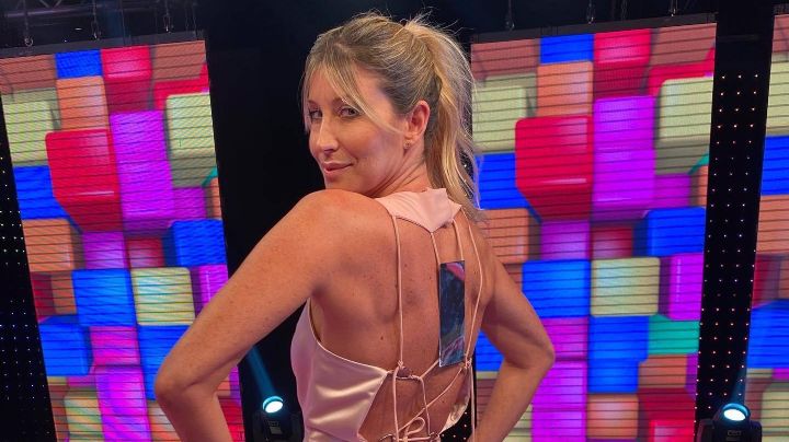 Soledad Solaro tiene el vestido corto que alarga las piernas