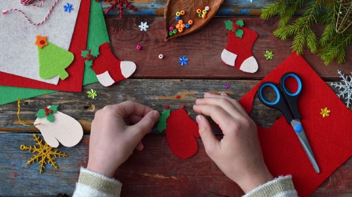 Crea un adorno navideño para la cocina con esta idea de decoración y reciclaje