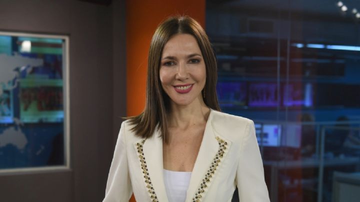 Cristina Pérez se sumó a la tendencia del monocromático con un look ideal para chicas de 50