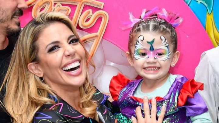 Martina, la hija de Virgina Gallardo, enterneció la red con un look súper chic