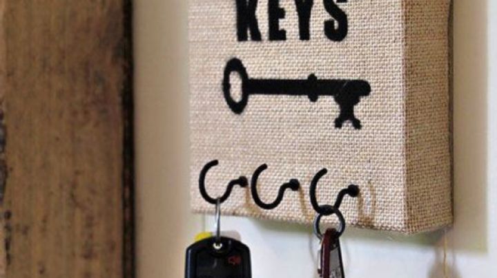 Crea un bonito y útil portallaves en simples 3 pasos, con esta idea de manualidades