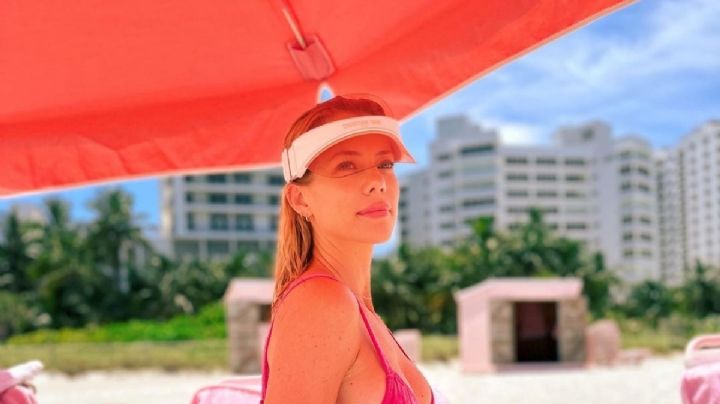 Nicole Neumann armó su look playero estilo Barbie y se llevó todas las miradas