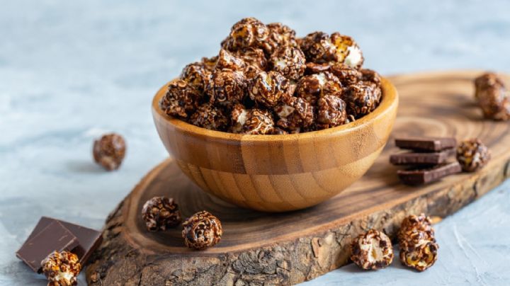 Palomitas de maíz al chocolate, la receta ideal para acompañar tus series favoritas