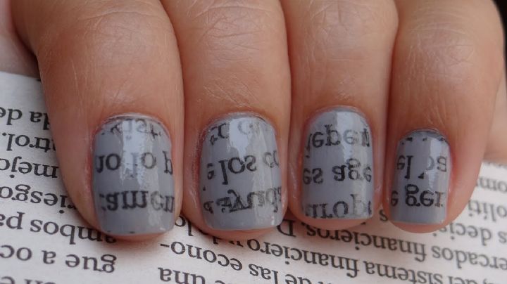 Newspaper nails, el novedoso diseño de uñas que puedes hacer en casa con una técnica simple y segura