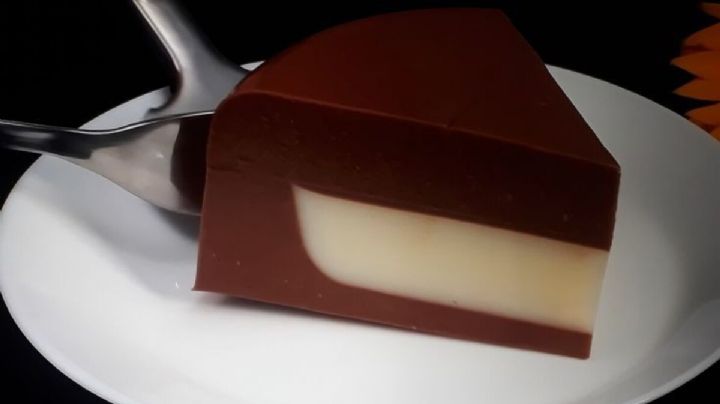 Si tienes leche, chocolate y agar, con esta receta te salvo el postre