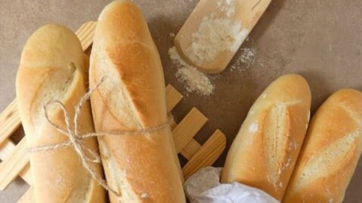 Pan francés, la receta con el secreto para que quede crocante por fuera y esponjoso por dentro