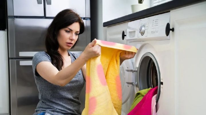 Este es el truco de limpieza que te ayuda a quitar las manchas de lejía en tu ropa de color
