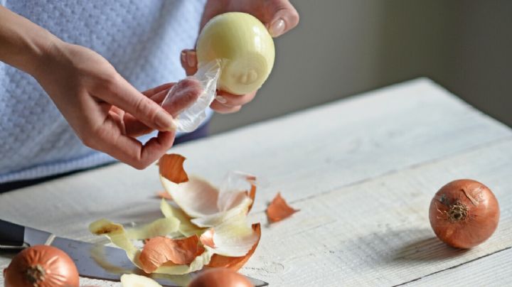 Piel de la cebolla y piel de ajo: una receta fácil para un condimento brillante