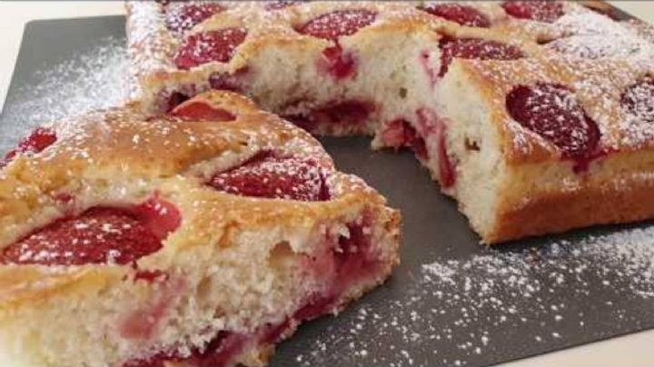 Torta suave de frutilla, una receta con pocos ingredientes y un delicioso resultado