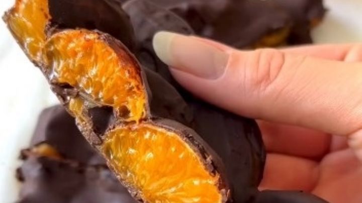 Si tienes 2 mandarinas y chocolate con esta receta prepara un postre delicioso