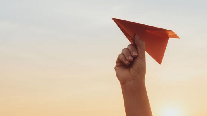 Cómo hacer aviones de papel con origami: una manualidad fácil y entretenida para niños y adultos