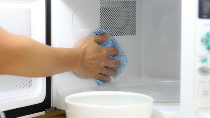 Revitaliza tu Microondas: Limpieza Profunda con Ingredientes Naturales