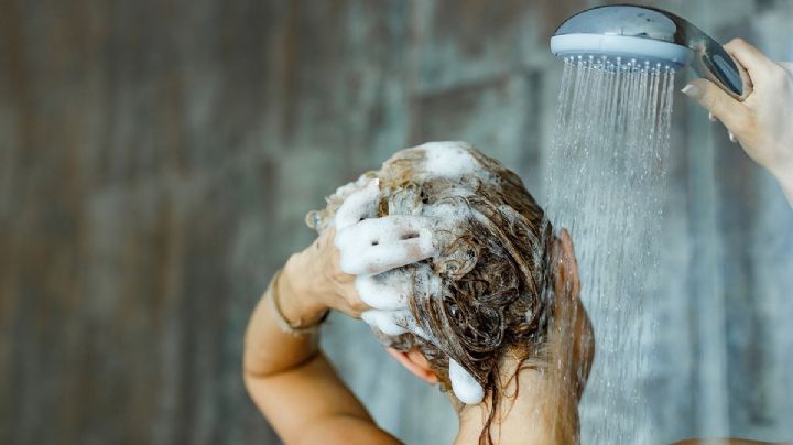 Descubre el secreto para un pelo deslumbrante con esta fórmula de shampoo casero