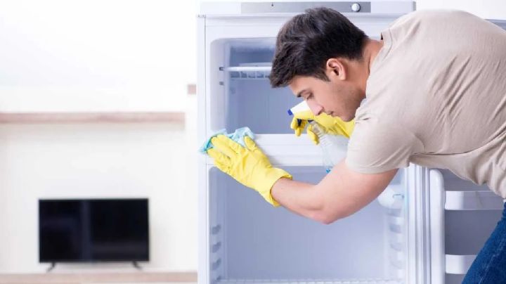 Descubre el truco de limpieza para dejar tu heladera reluciente y sin mal olor