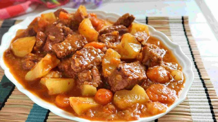 Estofado de ternera con papas: la receta reconfortante que calienta el alma y nunca falla
