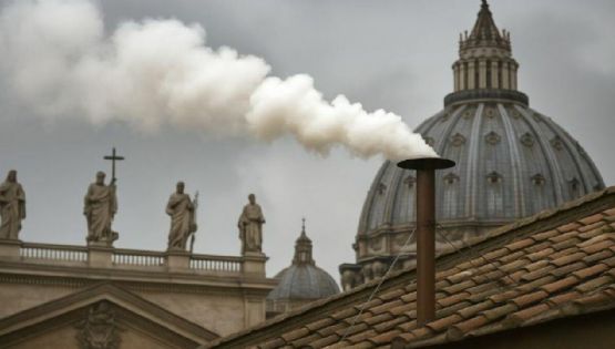 HABEMUS PAPAM: Fumata blanca en el Vaticano: la Iglesia ya tiene nuevo Papa