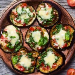 Pizza de berenjena: la versión sin harinas que vas a querer preparar una y otra vez